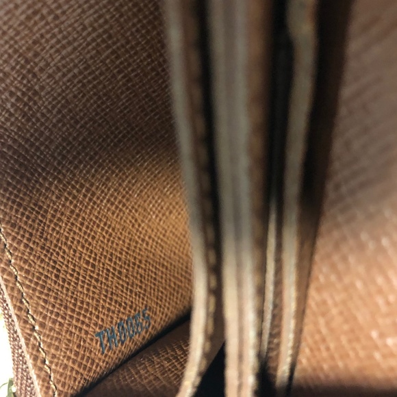 Authentic Louis Vuitton Monogram Accordion Wallet with Chain - Picture 11 of 13